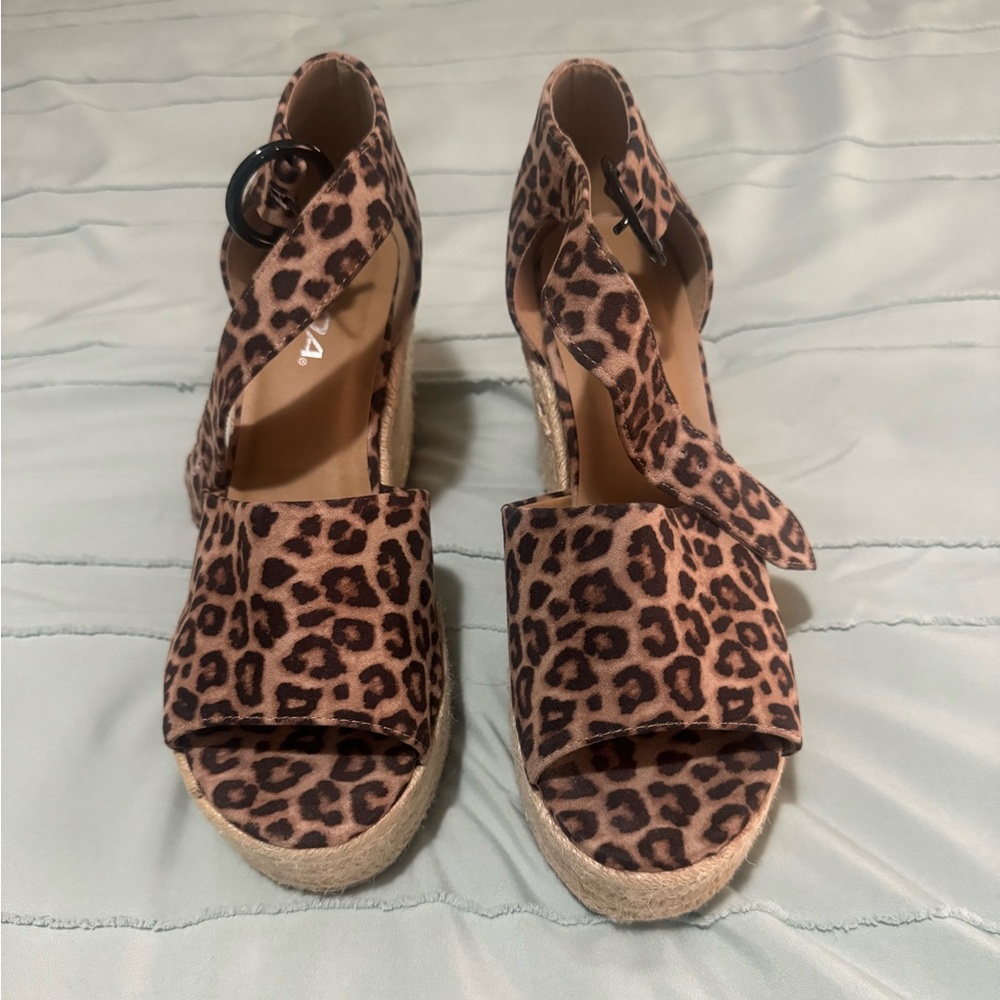 SODA Cheetah Wedges